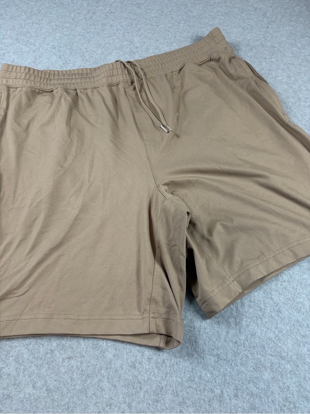 ALO Yoga Men’s Tan Athletic Drawstring Shorts - Picture 3 of 6